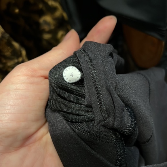 Good condition black leggings - Picture 3 of 3